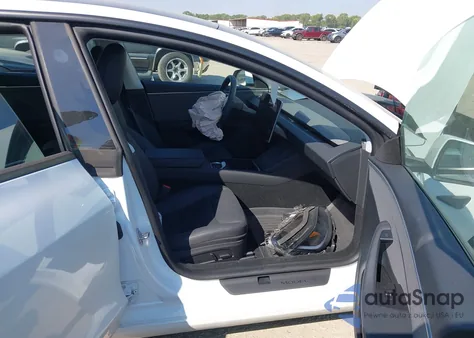 2024 Tesla Model 3 Long Range Dual Motor All-Wheel Drive/Rear-Wheel Drive z USA, uszkodzony, nr VIN 5YJ3E1EA2RF747491